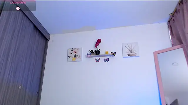Snapshot of Annaross2 chatting on February 3, 5:14 pm Annaross2 online show from February 3, 5:14 pm