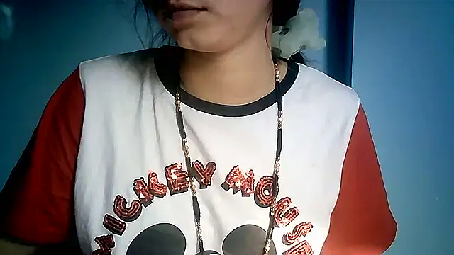 lovelydesi21 online show from December 19, 5:07 am