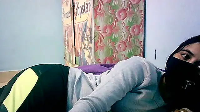 lovelydesi21 online show from January 11, 6:23 pm