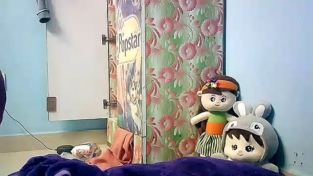 lovelydesi21 online show from January 12, 2:30 pm