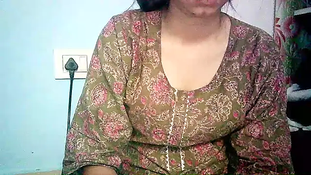 lovelydesi21 online show from March 16, 10:44 am