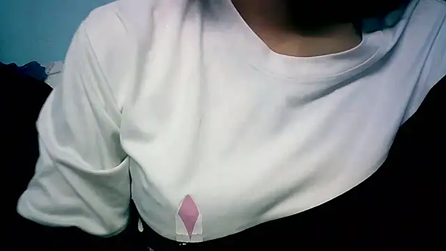 lovelydesi21 online show from March 17, 5:05 pm