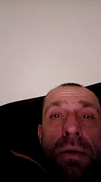 Snapshot of Roman0798 chatting on December 22, 2:28 am Roman0798 online show from December 22, 2:28 am