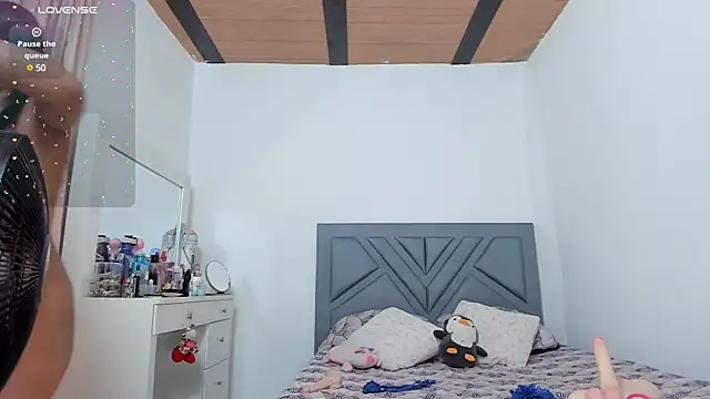 kendall-ewers online show from December 10, 4:02 am