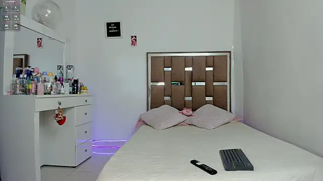 Snapshot of kendall-ewers chatting on November 9, 11:36 pm kendall-ewers online show from November 9, 11:36 pm