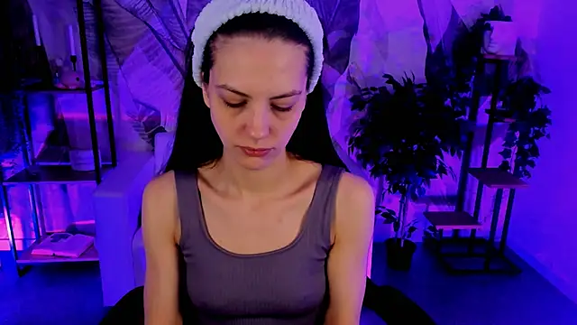 EmilyWilden online show from December 15, 5:45 am