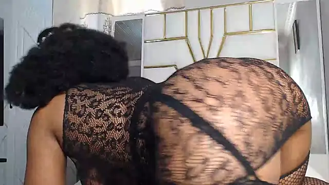 Snapshot of SexyyNana chatting on February 8, 10:18 am SexyyNana online show from February 8, 10:18 am