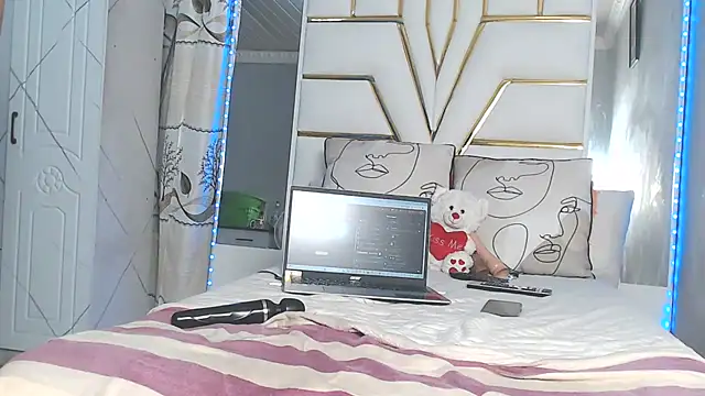 Snapshot of SexyyNana chatting on February 20, 7:08 pm SexyyNana online show from February 20, 7:08 pm