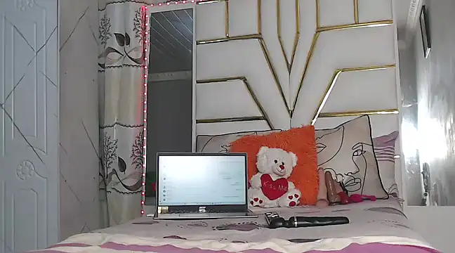 Snapshot of SexyyNana chatting on March 8, 9:29 pm SexyyNana online show from March 8, 9:29 pm