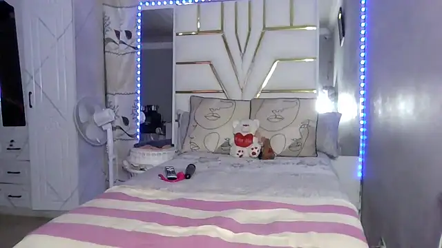 Snapshot of SexyyNana chatting on September 25, 10:35 pm SexyyNana online show from September 25, 10:35 pm