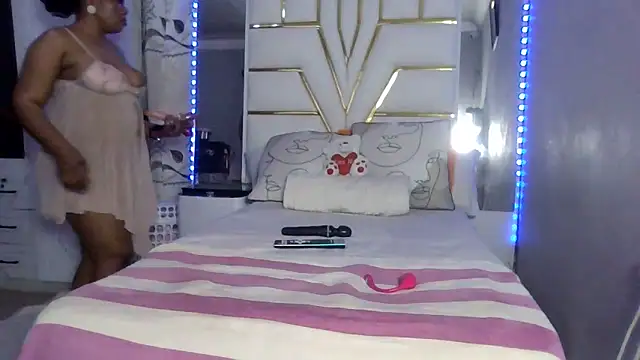 Snapshot of SexyyNana chatting on October 30, 9:37 pm SexyyNana online show from October 30, 9:37 pm