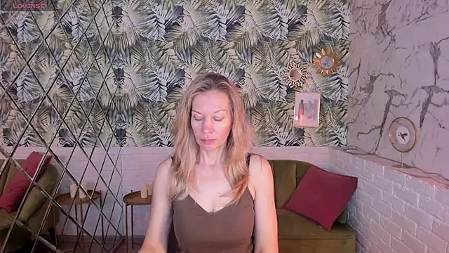 Snapshot of NancyGrace chatting on November 7, 5:18 am NancyGrace online show from November 7, 5:18 am