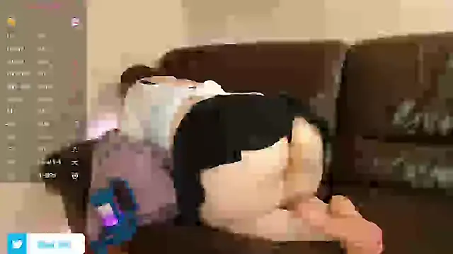 Snapshot of LilithEmber chatting on December 17, 10:54 pm LilithEmber online show from December 17, 10:54 pm