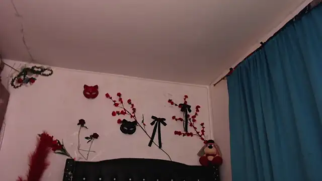 Snapshot of pussytight_pervert chatting on November 24, 7:46 pm pussytight pervert online show from November 24, 7:46 pm