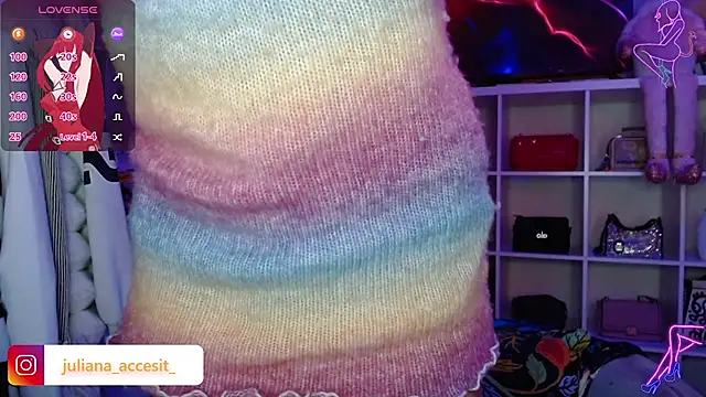 Snapshot of caroline_cossei chatting on November 29, 1:52 am caroline cossei online show from November 29, 1:52 am