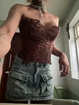 caroline cossei online show from April 4, 7:22 pm