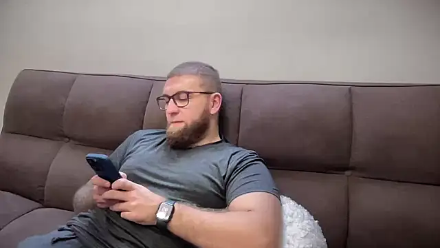 Snapshot of Bear_bear_ chatting on December 27, 10:01 am Bear bear online show from December 27, 10:01 am