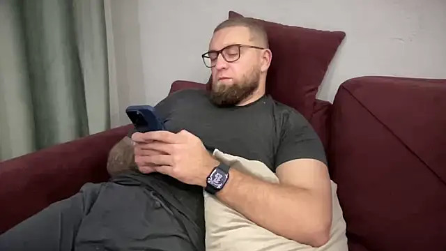 Snapshot of Bear_bear_ chatting on February 2, 6:53 pm Bear bear online show from February 2, 6:53 pm