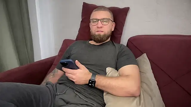 Snapshot of Bear_bear_ chatting on February 6, 12:26 pm Bear bear online show from February 6, 12:26 pm