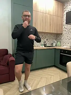 Snapshot of Bear_bear_ chatting on February 21, 5:09 pm Bear bear online show from February 21, 5:09 pm