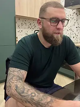 Snapshot of Bear_bear_ chatting on February 25, 9:02 pm Bear bear online show from February 25, 9:02 pm