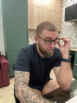 Snapshot of Bear_bear_ chatting on February 28, 2:31 pm Bear bear online show from February 28, 2:31 pm