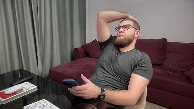 Snapshot of Bear_bear_ chatting on March 9, 8:31 pm Bear bear online show from March 9, 8:31 pm