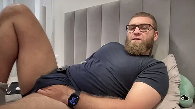 Snapshot of Bear_bear_ chatting on September 9, 9:42 am Bear bear online show from September 9, 9:42 am