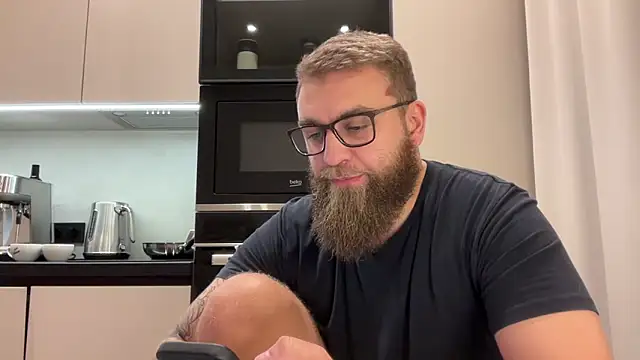 Snapshot of Bear_bear_ chatting on November 24, 1:11 pm Bear bear online show from November 24, 1:11 pm