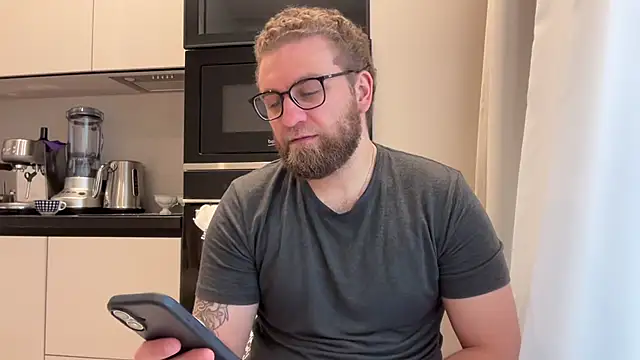 Bear bear  online show from April 7, 7:42 am