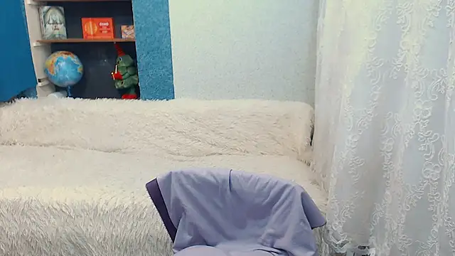 Snapshot of Rainbow_lady chatting on January 18, 8:52 am Rainbow lady online show from January 18, 8:52 am