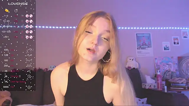 Snapshot of MiaMiaMeow chatting on February 17, 7:21 pm MiaMiaMeow online show from February 17, 7:21 pm