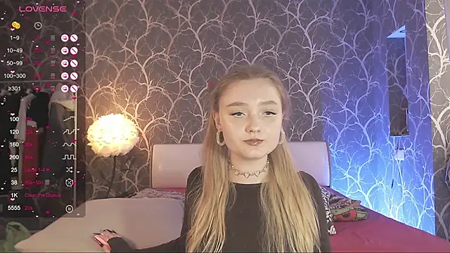 MiaMiaMeow online show from March 5, 1:40 pm