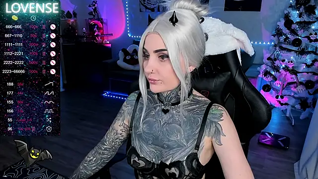 RachelQueen  online show from January 7, 5:20 pm