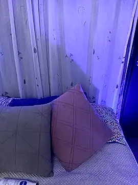 Snapshot of francesca_baker1007 chatting on December 5, 3:26 am francesca baker1007 online show from December 5, 3:26 am