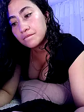 Snapshot of francesca_baker1007 chatting on December 12, 4:04 am francesca baker1007 online show from December 12, 4:04 am