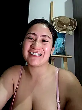 Snapshot of francesca_baker1007 chatting on December 13, 7:10 pm francesca baker1007 online show from December 13, 7:10 pm