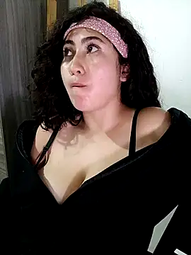 Snapshot of francesca_baker1007 chatting on February 2, 9:45 pm francesca baker1007 online show from February 2, 9:45 pm