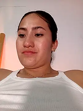 Snapshot of francesca_baker1007 chatting on February 6, 3:48 am francesca baker1007 online show from February 6, 3:48 am