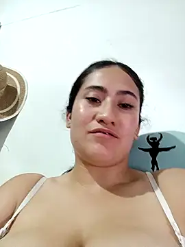 Snapshot of francesca_baker1007 chatting on February 17, 4:42 am francesca baker1007 online show from February 17, 4:42 am