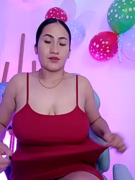 Snapshot of francesca_baker1007 chatting on March 22, 2:05 am francesca baker1007 online show from March 22, 2:05 am