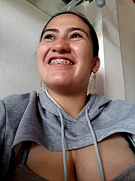 Snapshot of francesca_baker1007 chatting on March 22, 10:15 pm francesca baker1007 online show from March 22, 10:15 pm