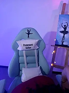 Snapshot of francesca_baker1007 chatting on October 21, 12:00 am francesca baker1007 online show from October 21, 12:00 am