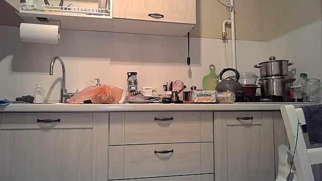 Snapshot of LediLedaxx chatting on December 16, 3:43 pm LediLedaxx online show from December 16, 3:43 pm