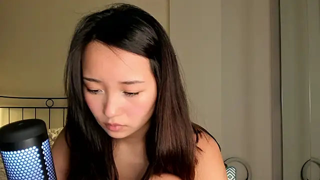 Snapshot of julias_tapes chatting on February 12, 9:43 pm julias tapes online show from February 12, 9:43 pm