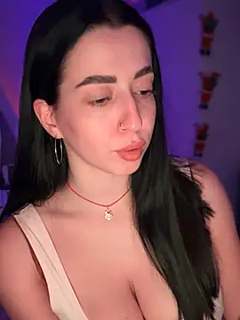 Snapshot of Emylia chatting on January 8, 11:19 pm Emylia online show from January 8, 11:19 pm