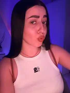 Snapshot of Emylia chatting on January 29, 10:43 pm Emylia online show from January 29, 10:43 pm