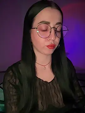 Snapshot of Emylia chatting on November 12, 8:52 pm Emylia online show from November 12, 8:52 pm