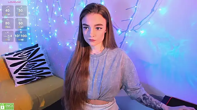 xwiuiwx online show from February 6, 7:07 pm