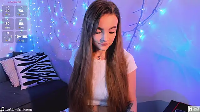 xwiuiwx online show from February 22, 7:36 pm